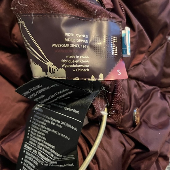 EUC Burton reversible  size Small women’s winter down jacket - Picture 9 of 16